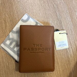NWT Marc Jacobs Passport Holder